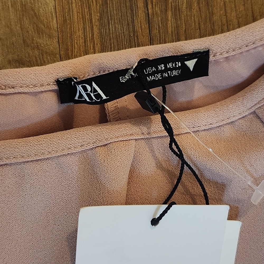 Zara Pink Midi Dress with Elegant Design - Picture 4 of 7